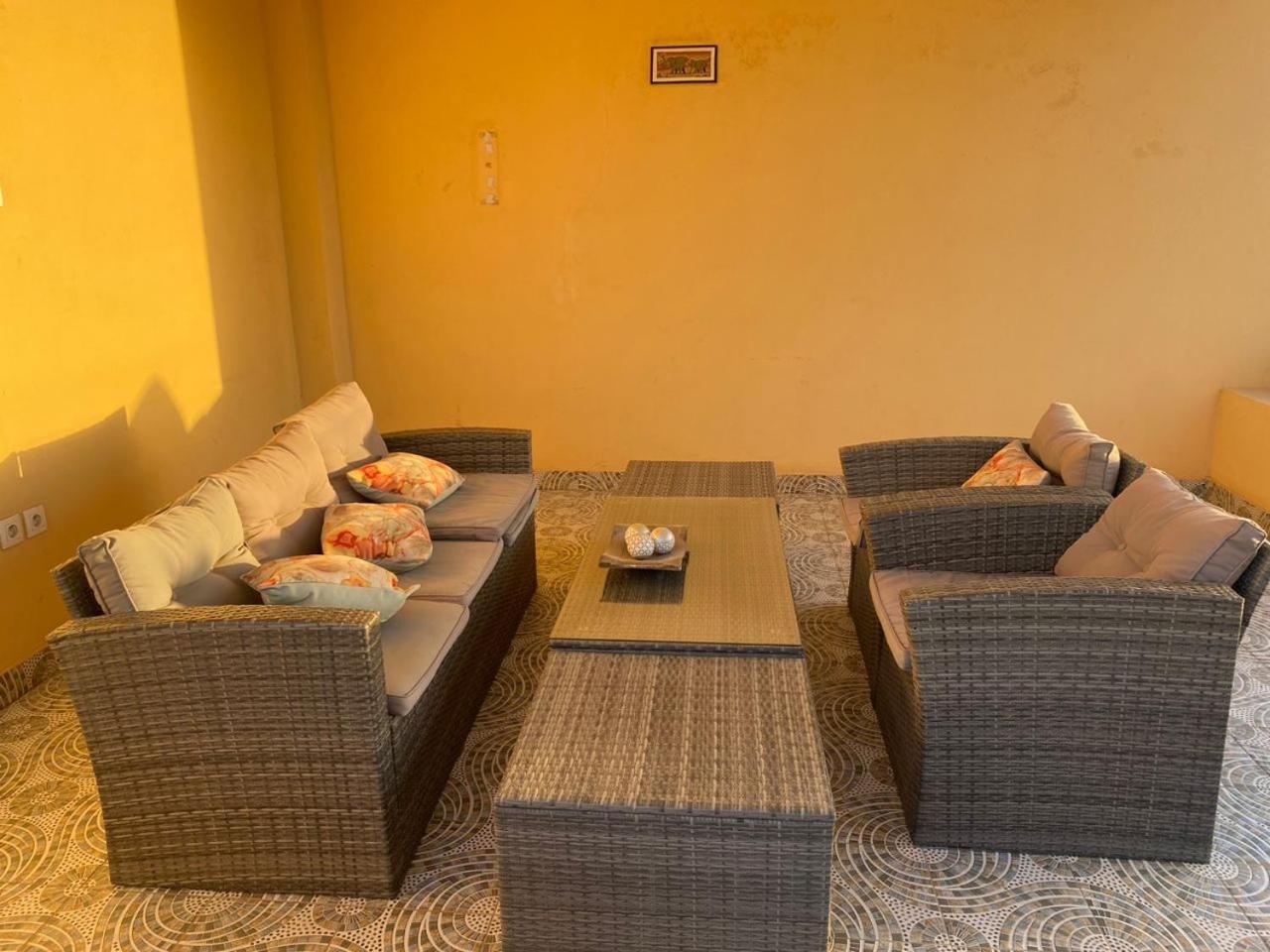 Residence Adja Binta Kane Sour Dakar Exterior photo